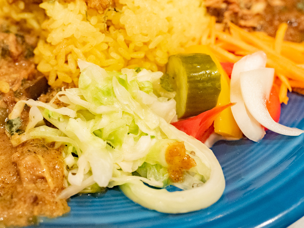 旧水曜カレー:カレーの付け合わせの野菜