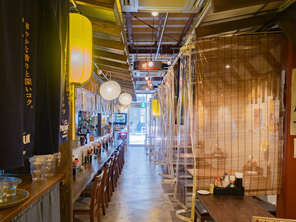 ひろや:店内