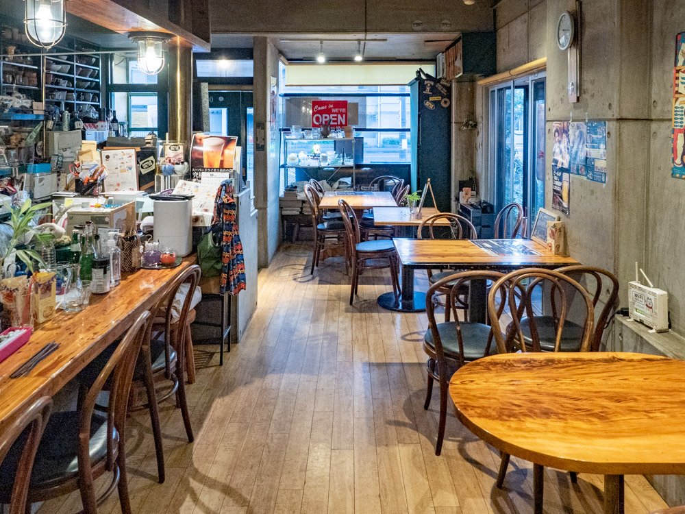 アップルスパイス:店内