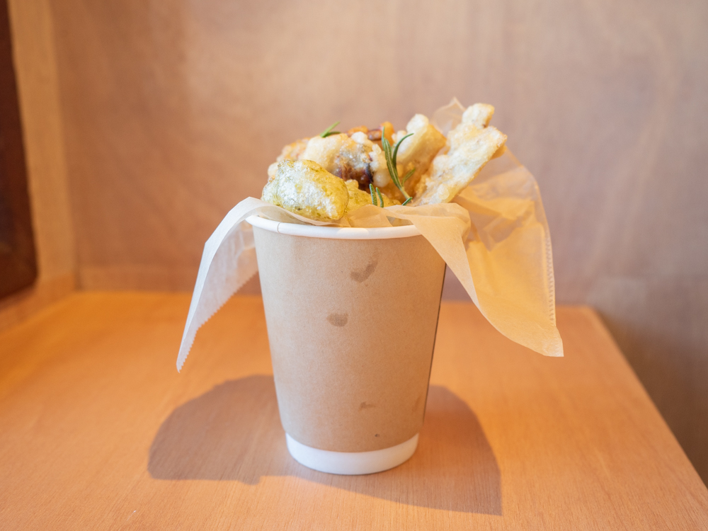 鞆一商店:瀬戸内の小魚フリットとゼッポリーネ