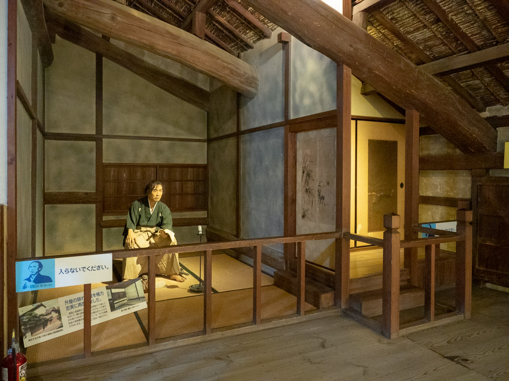 いろは丸展示館:龍馬の隠れ部屋の再現