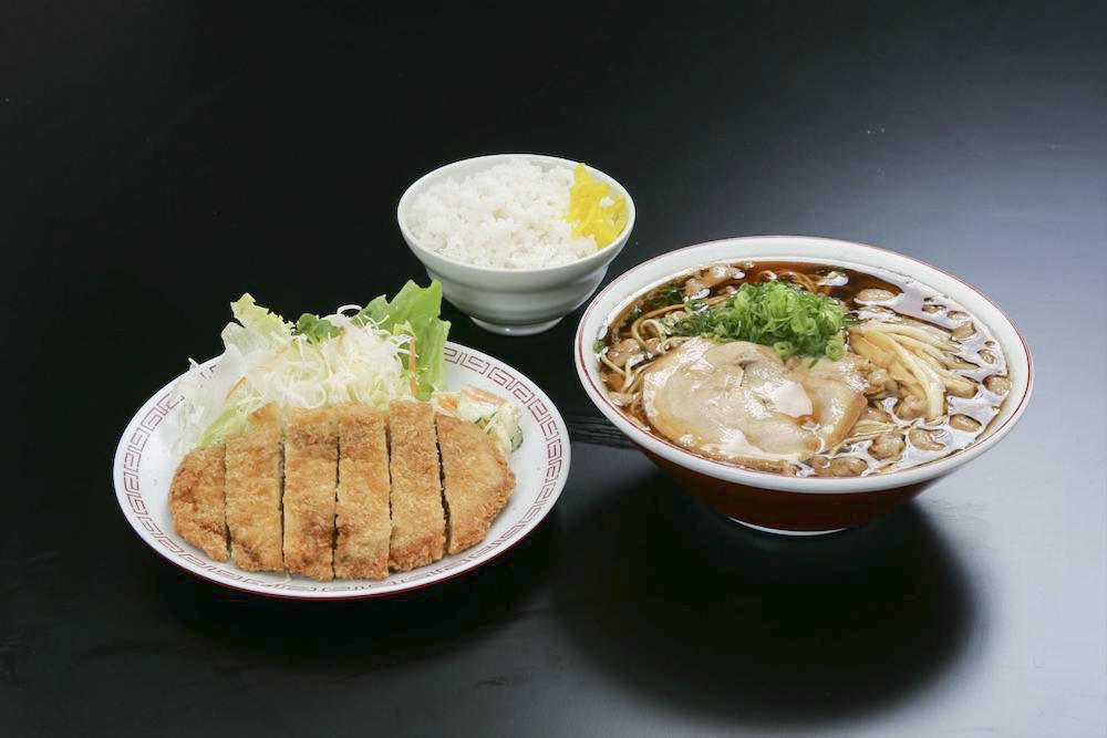 たに:とんかつ定食