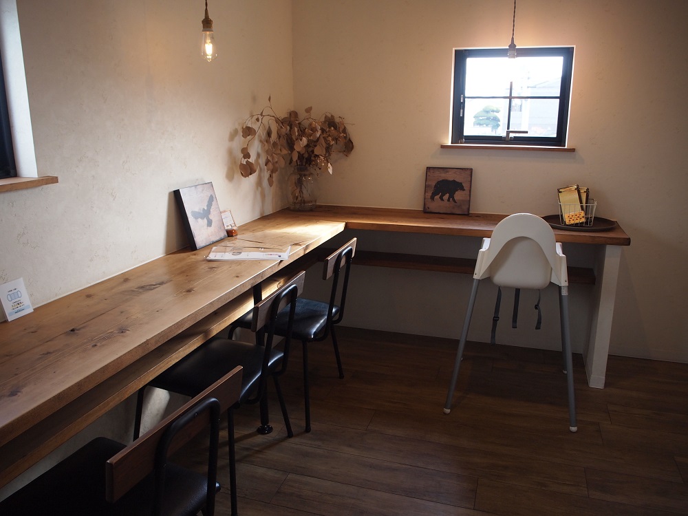 nijiiro喫茶。2階