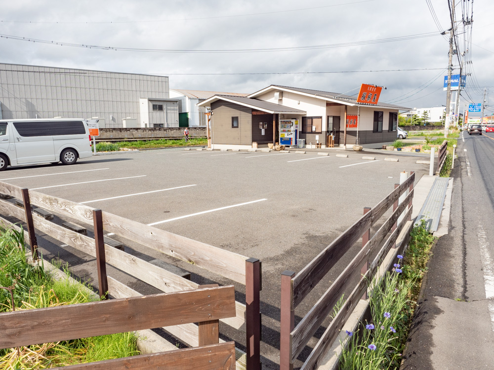 服部屋:駐車場