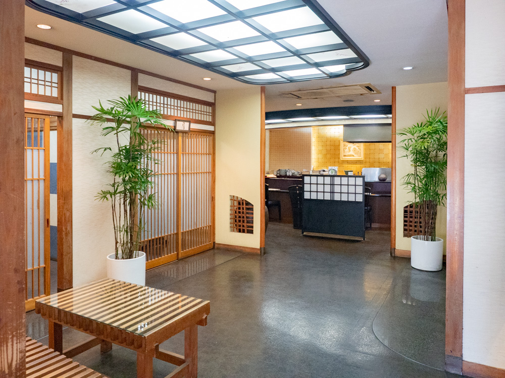 川長:店内